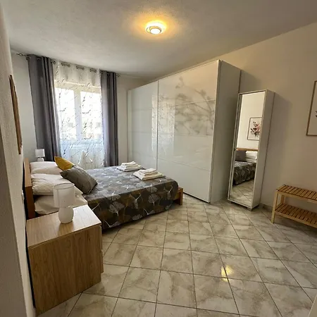 Yellow Spring - Intero Con 2 Bagni A 20 Minuti Dalle Spiagge 奧爾比亞