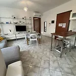 Yellow Spring - Intero Con 2 Bagni A 20 Minuti Dalle Spiagge * Olbia