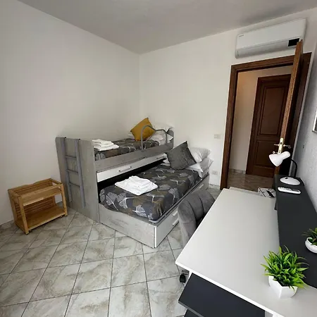 Yellow Spring - Intero Con 2 Bagni A 20 Minuti Dalle Spiagge Appartement Olbia