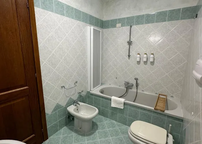 Yellow Spring - Intero Con 2 Bagni A 20 Minuti Dalle Spiagge Apartamento Olbia