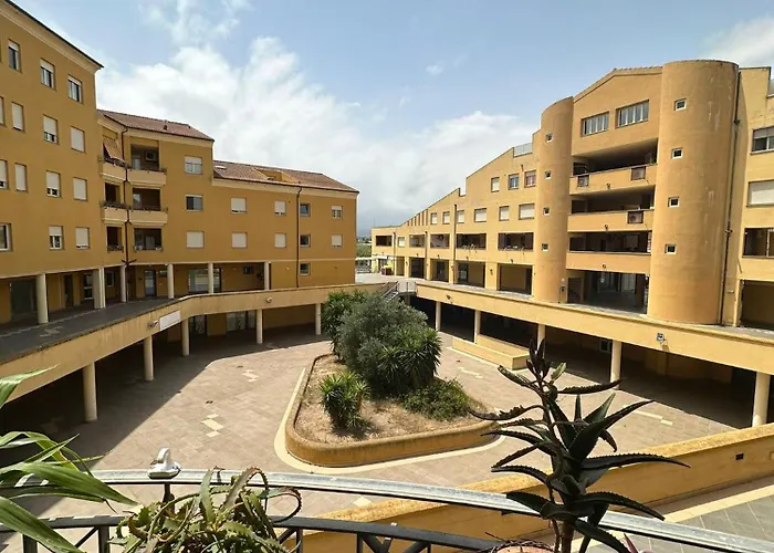 Yellow Spring - Intero Con 2 Bagni A 20 Minuti Dalle Spiagge * Olbia